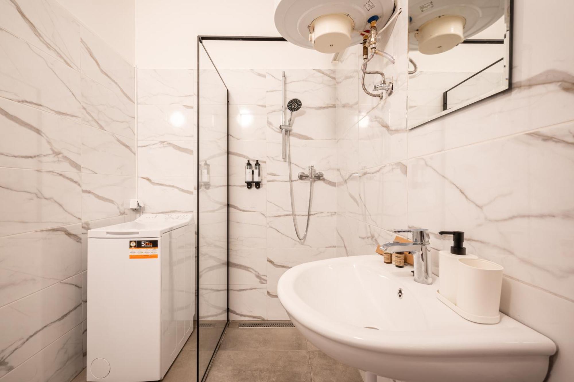 H9- Boutique Apartments, Best Location, By Bqa 부다페스트 외부 사진